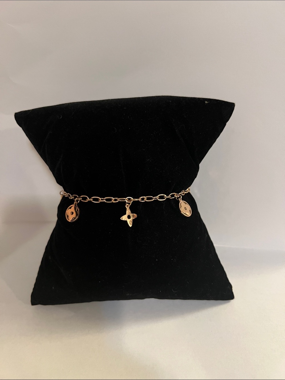 Gold Charm Chain Bracelet with Floral Motif